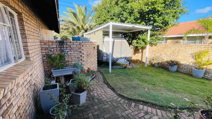 2 Bedroom Property for Sale in Potchefstroom South North West
